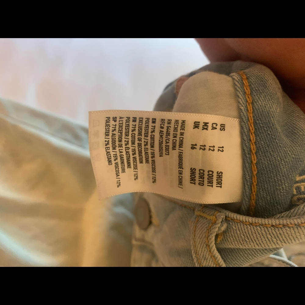 AE white washed jeans